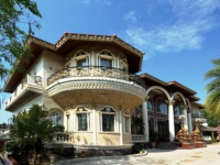 Pattaya House for Sale: Happiness Castle by Lake