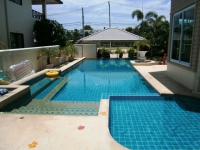 Private House, Pool View