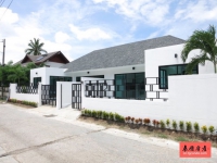 Phuket villa in Nai Harn