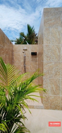 New built-in private house with swimming pool, large area, Pattaya for sale