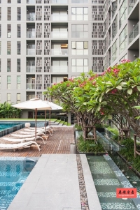 Via Botani Sukhumvit 49 Condo